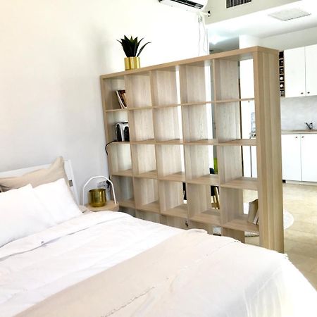 Bright And Spacious Loft By The Sea With Bomb Shelter Tel Aviv Eksteriør billede