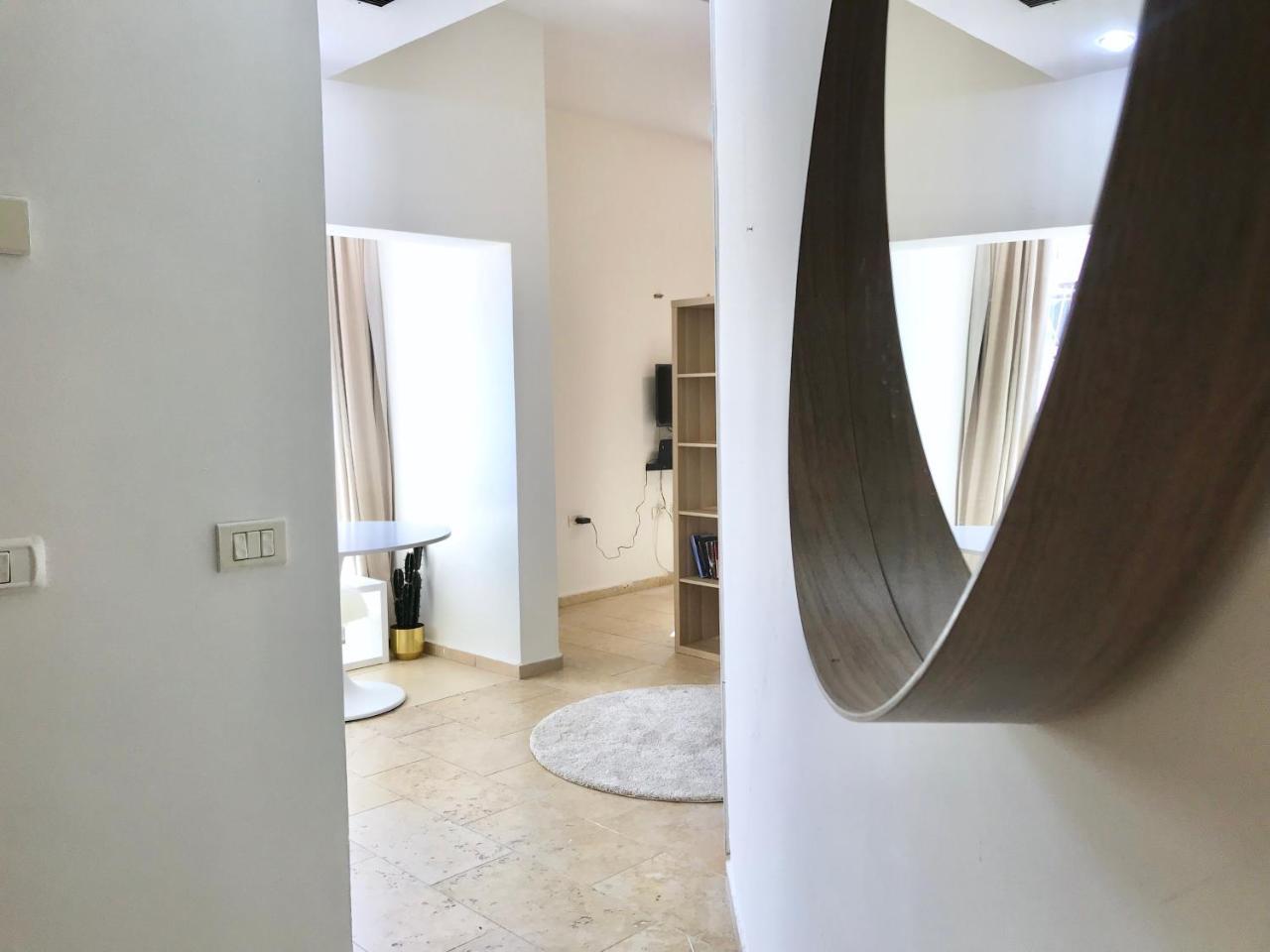 Bright And Spacious Loft By The Sea With Bomb Shelter Tel Aviv Eksteriør billede